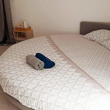 Allegria Deluxe Oda ve Kahvaltı Nîmes